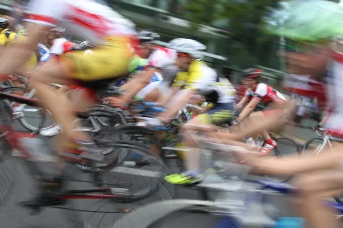 Giro delle Fiandre-ciclisti Gruppo di ciclisti in gara