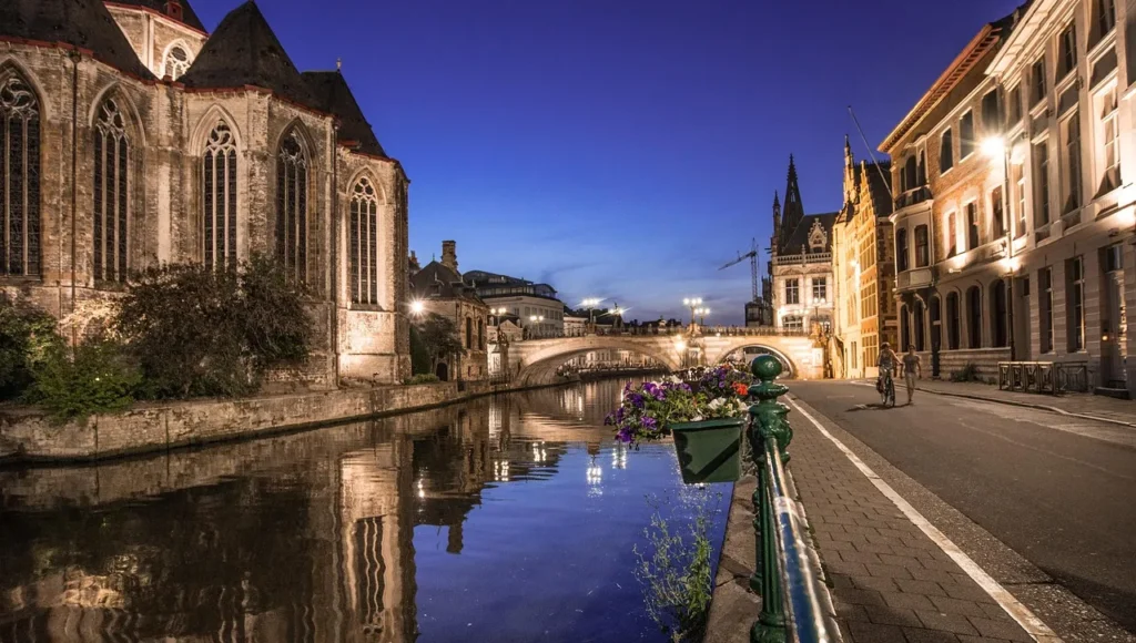 Gent di notte