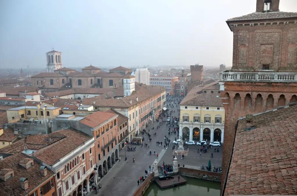 Vista panoramica di Ferrara centro storico