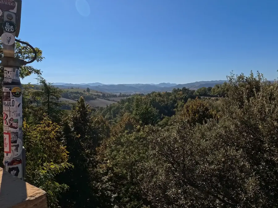 Vista panoramica sulle colline bolognesi da un punto di osservazione