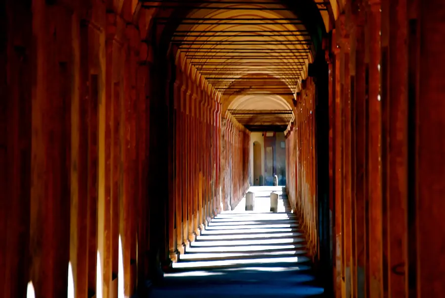 Portico di San Luca a Bologna, i 666 archi verso il Santuario
